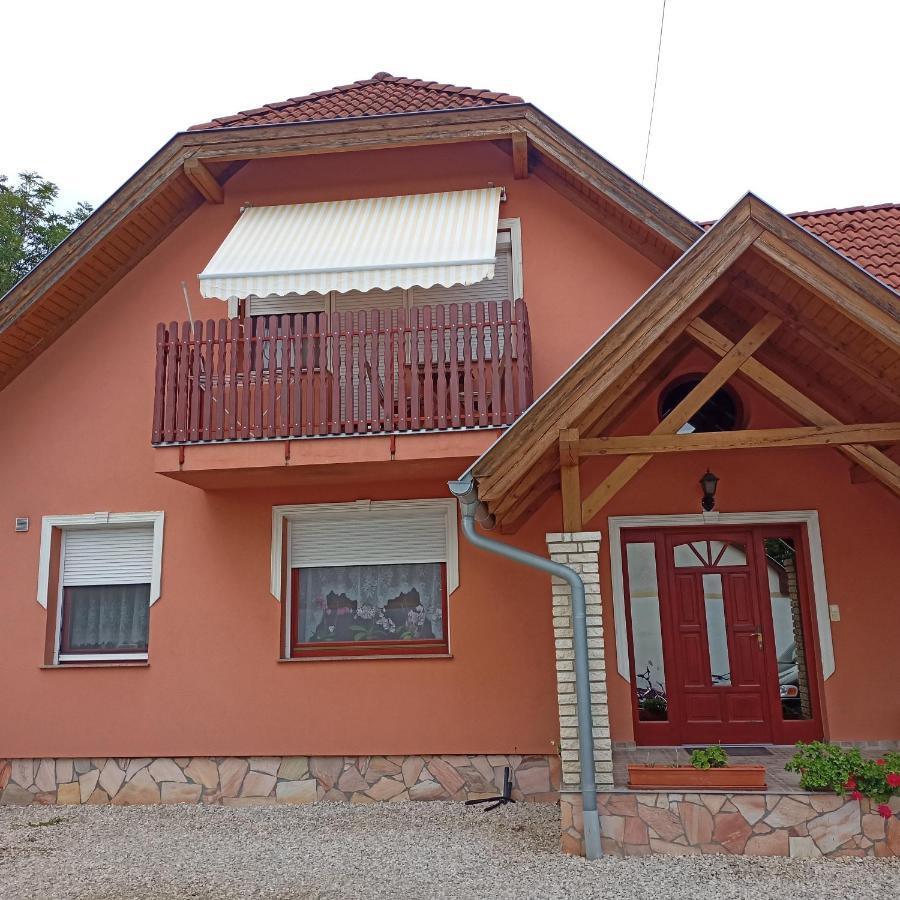 Lívia Apartman Bük Exterior foto