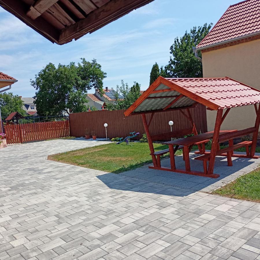 Lívia Apartman Bük Exterior foto